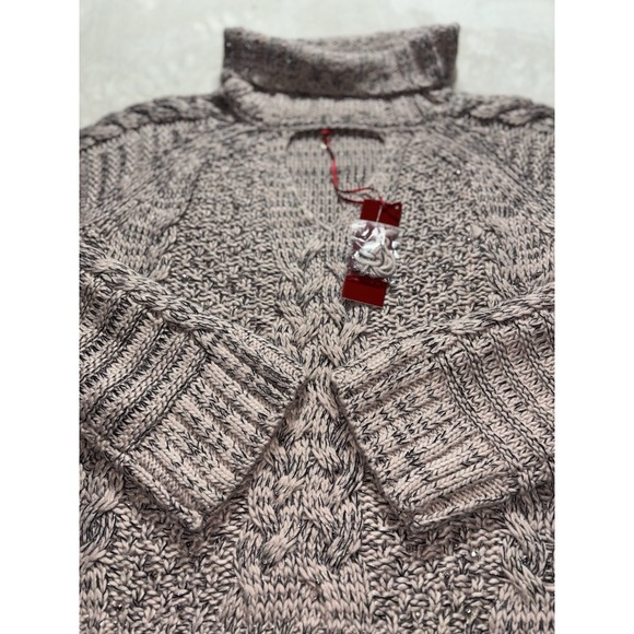 NEW Jennifer Lopez Turtle Neck Sweater Women's Size Medium NWT - Picture 2 of 12